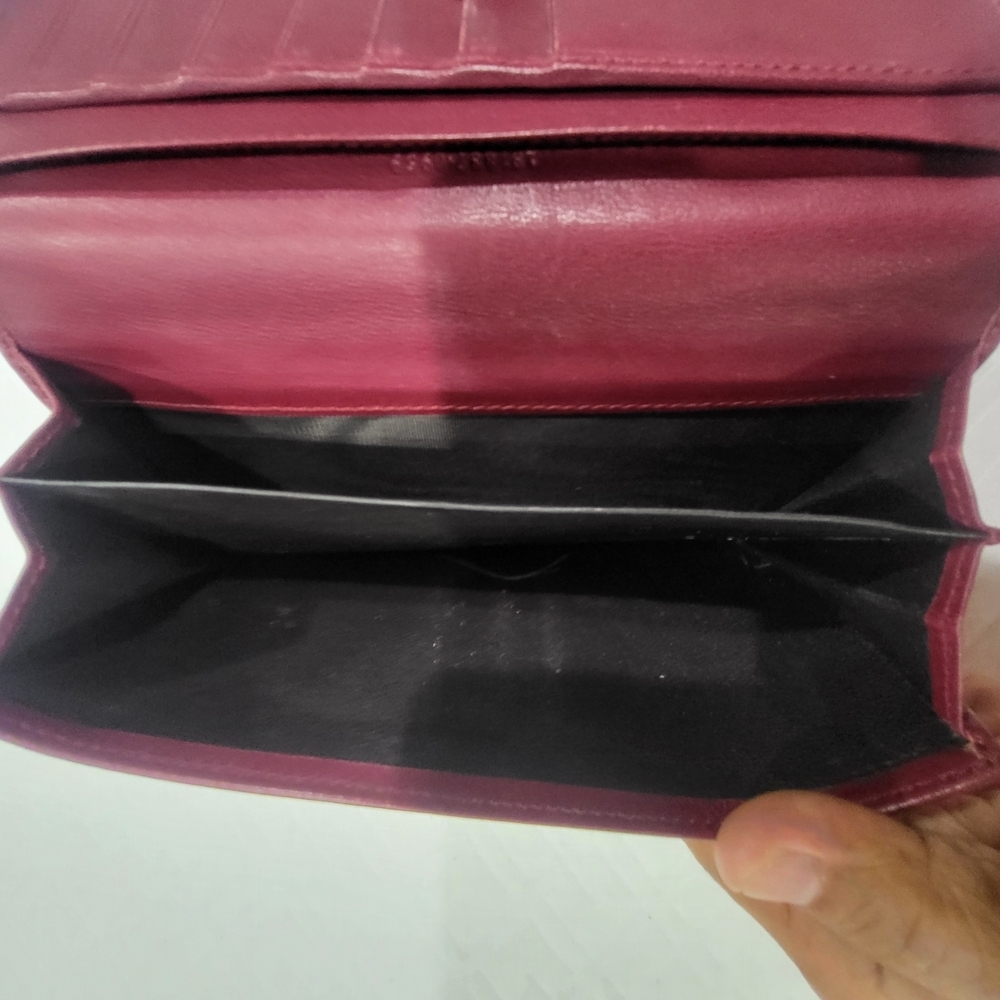 GUCCI DEBOSSED HORSE BIT BIFOLD WALLET LONG BURGANDY LEATHER w/COA. - Picture 8 of 12